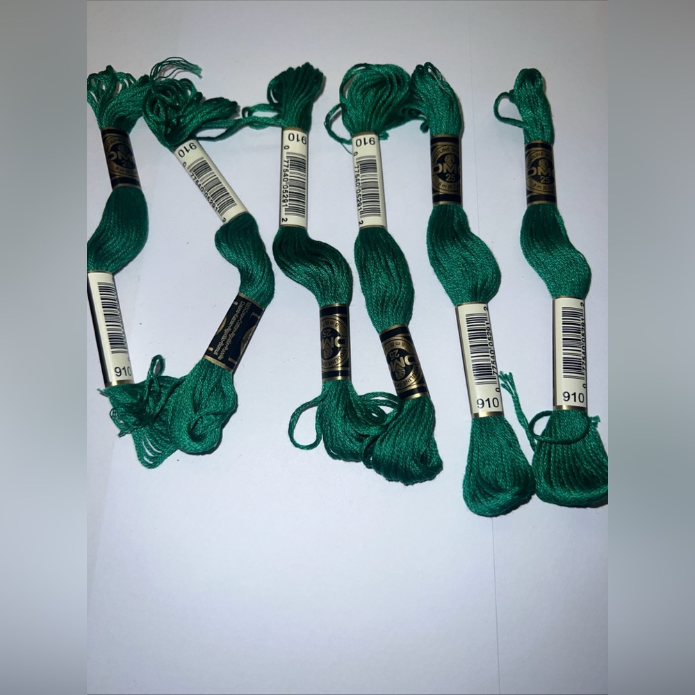 DMC Embroidery Floss Needlepoint Crewel Green 910 Lot of 6